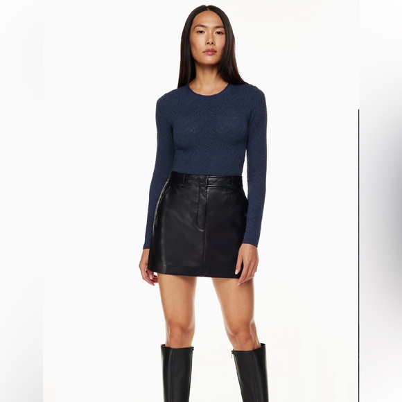 Aritzia Tops - Aritzia Babaton Dark Navy Shapelace Textured Short Sleeve Bodysuit Top